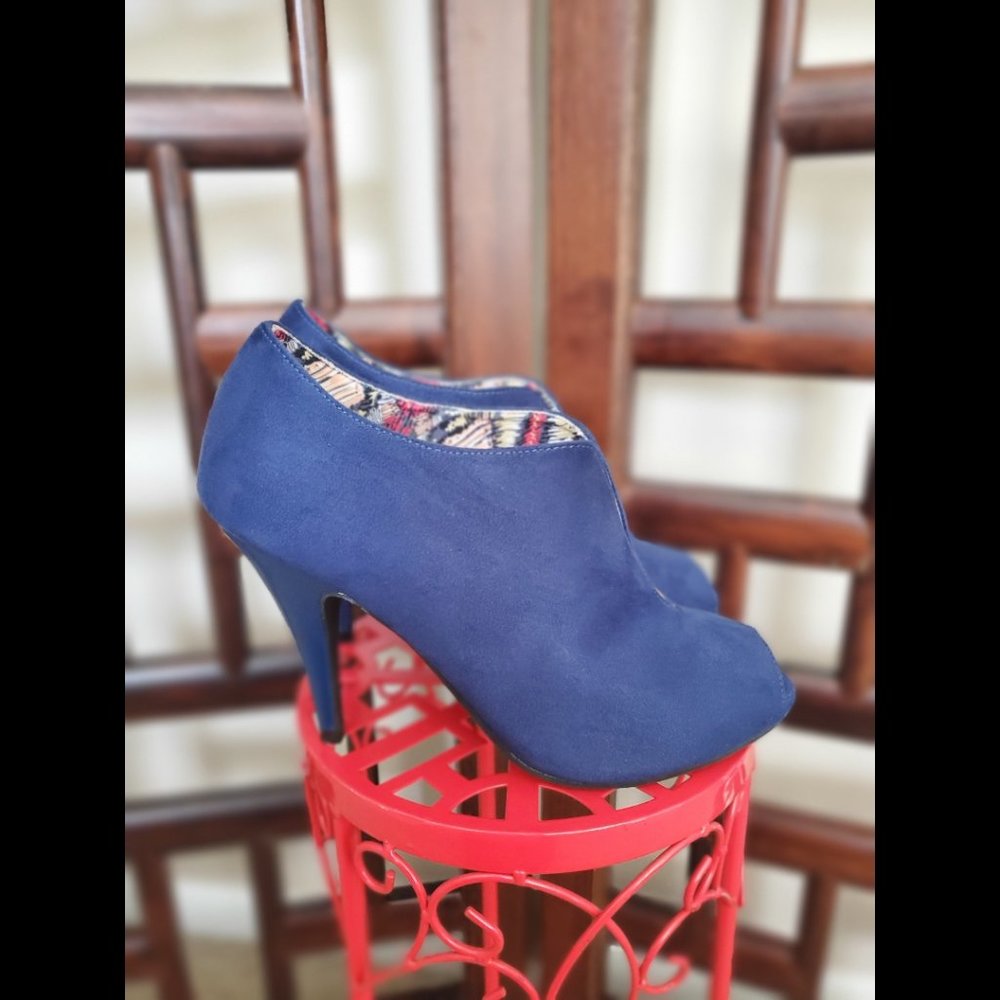 Christian Siriano blue Faux Suede Shoes Heels for payless (Size 8) - Picture 7 of 11